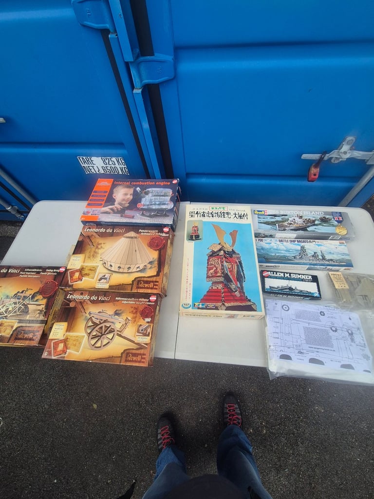 image for Joblot Of 10 model kits various 