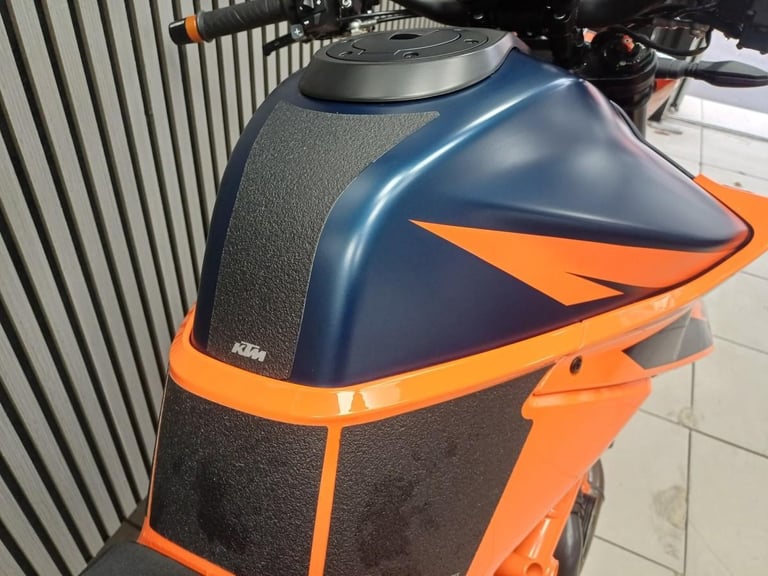 KTM 1290 SUPERDUKE R   21 REG    14304 MILES    DELIVERY    FINANCE    PX