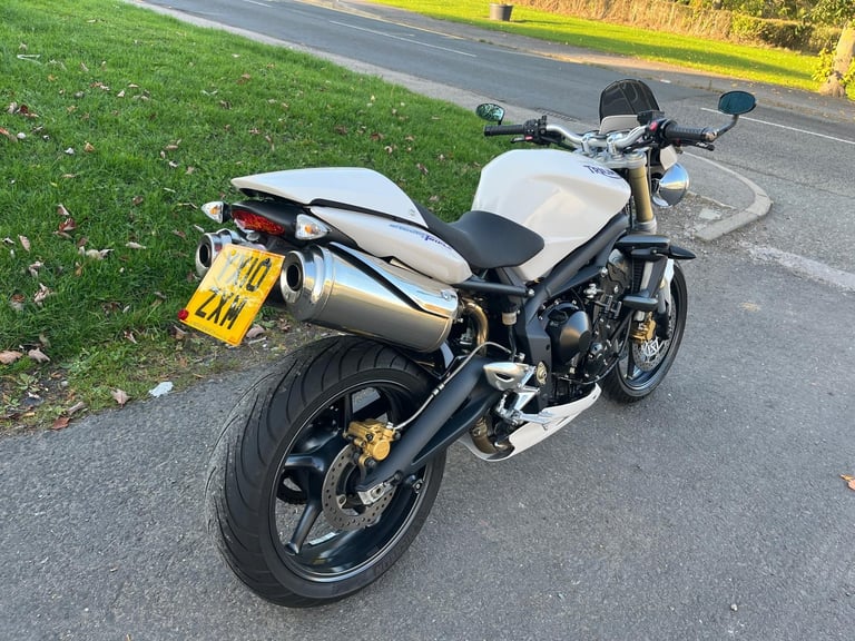 TRIUMPH STREET TRIPLE 675, 2010(10), 10,825 MILES, FSH, EXTRAS, SUPERB, £3695