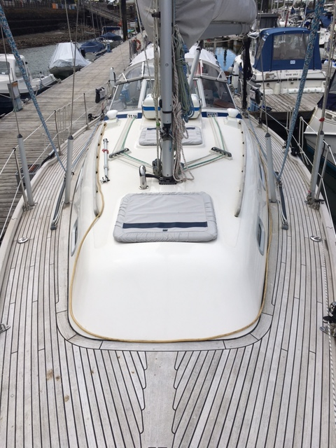 HALLBERG RASSY 342 CRUISING YACHT. (The Bentley of Sailing yachts.)