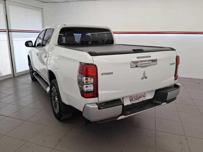 2021 Mitsubishi L200 2.2 DI-D DC Barbarian Pickup Double Cab 4dr Diesel Manual 4WD Euro 6 (s/s) P...