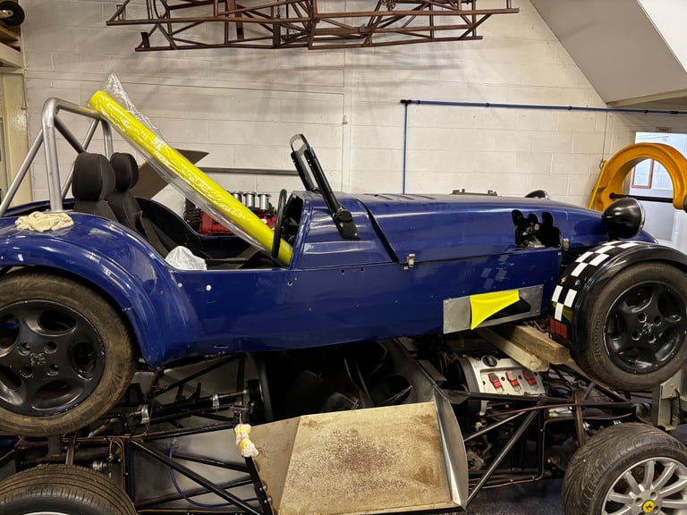 Caterham,  Peugeot wheels Toyota engine