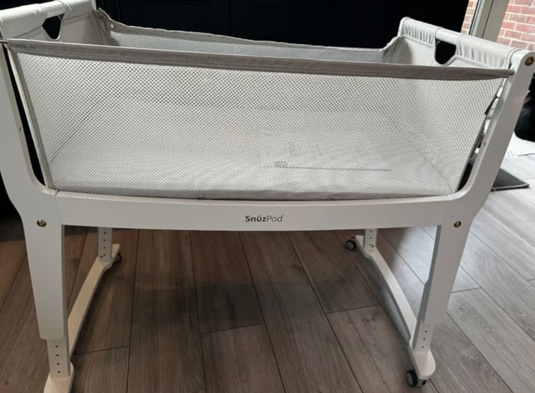 Snuz Baby bed side crib\cot, excellent condition, flat packed and ready for collection