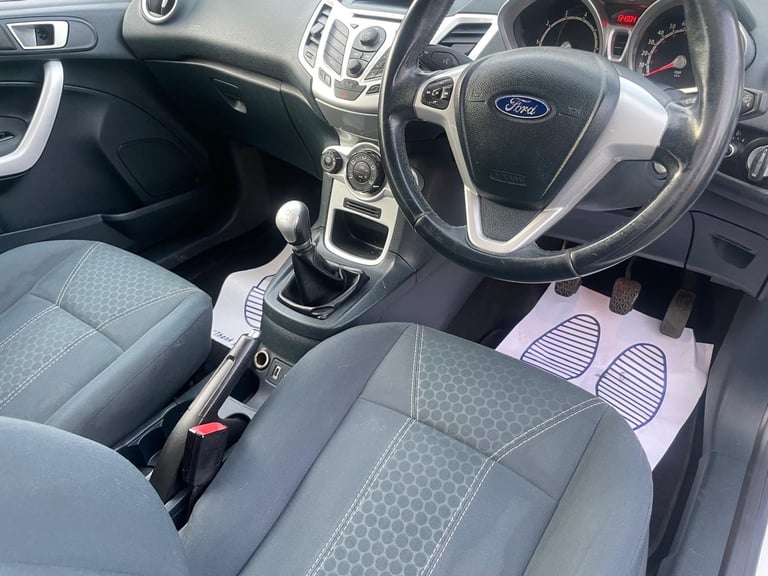 FORD FIESTA 1.2 ZETEC 12 REG WHITE 3 DOOR MOT FEBRUARY 24TH 2026 TAX £165 LOW INSURANCE 50+MPG
