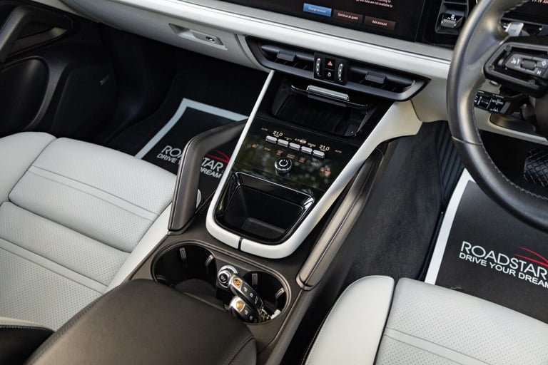 2023 Porsche Cayenne 3.0 V6 E-Hybrid 25.9kWh TiptronicS 4WD Euro 6 (s/s) 5dr ESTATE Petrol/Electr...