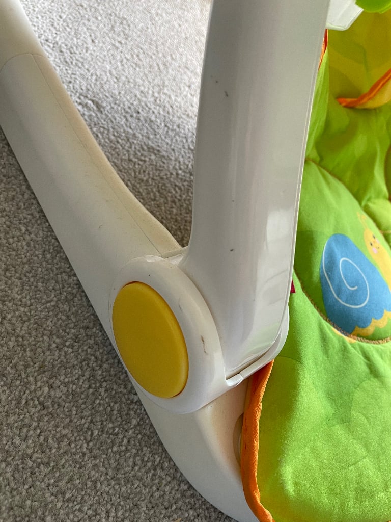 Fisher Price Sit Me Up Giraffe Seat