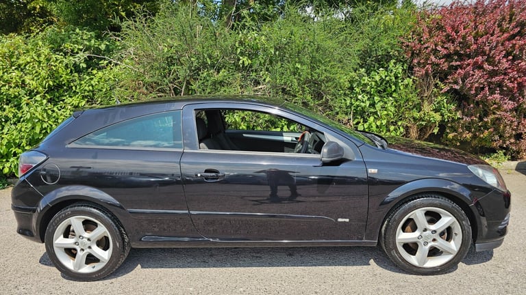 2005 Vauxhall Astra 1.8i 16V SRi 3dr Auto HATCHBACK Petrol Automatic