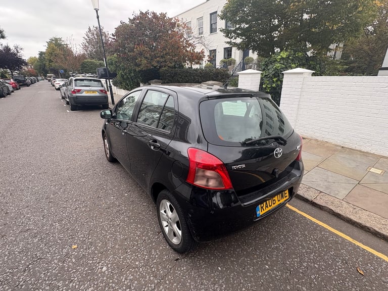 toyota YARIS,2006 1.3 automatic 5 doors,drives great, great condition , 90k miles,1 year mot,2 keys 