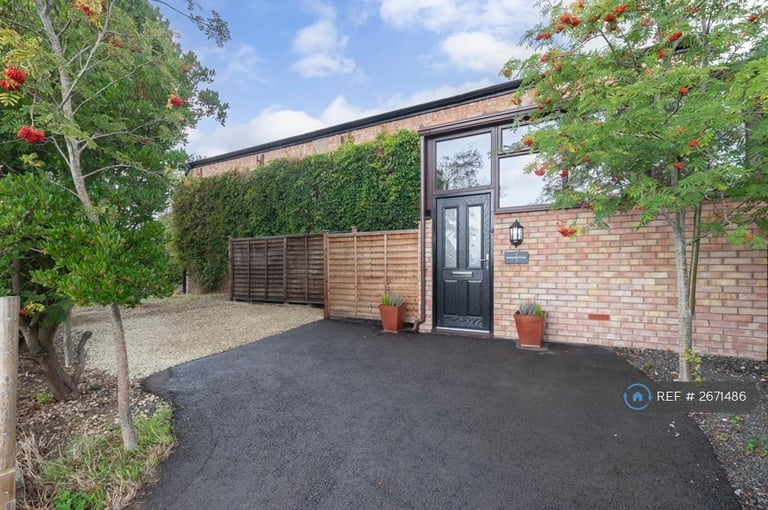 2 bedroom house in London Road, Charlton Kings, Cheltenham, GL52 (2 bed) (#2671486)