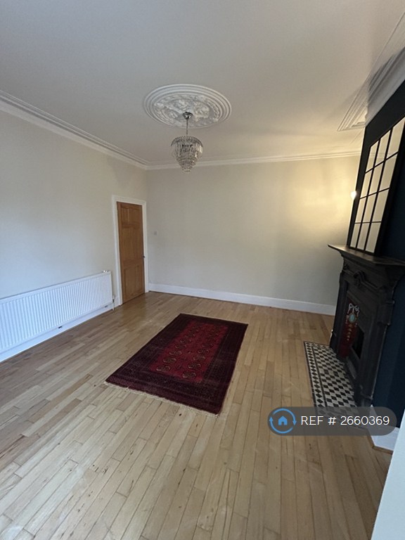 4 bedroom house in Carisbrooke Road, London, E17 (4 bed) (#2660369)