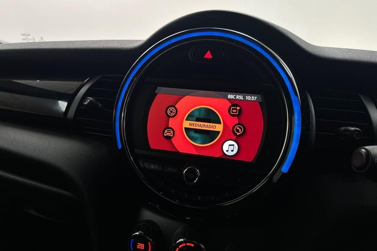  MINI Hatch 1.5 Cooper Steptronic Euro 6 (s/s) 3dr Petrol Automatic