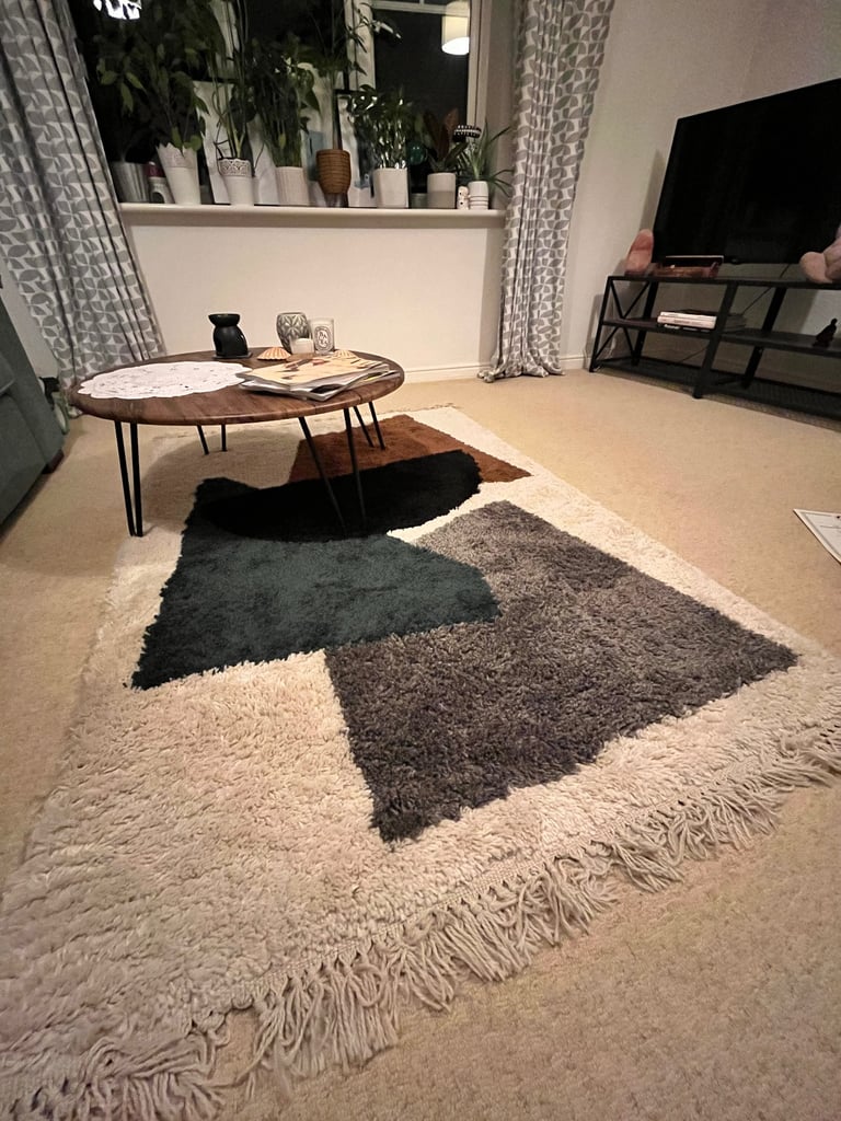 image for Very stylish rug for sale, immaculate condition!!