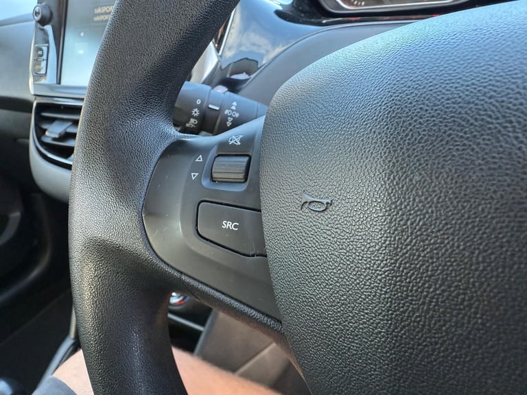 2015 Peugeot 208 1.2 VTi PureTech Active Euro 6 5dr HATCHBACK Petrol Manual