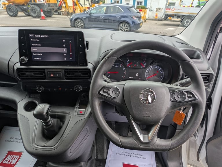 VAUXHALL COMBO 1.5 Turbo D 2300 Pro *high Spec Van* 2023