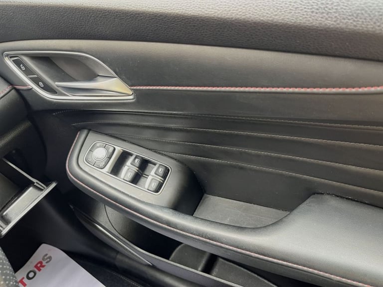 2020 MG MG HS 1.5 T-GDI Exclusive SUV 5dr Petrol DCT Euro 6 (s/s) (162 ps) ESTATE Petrol Automatic