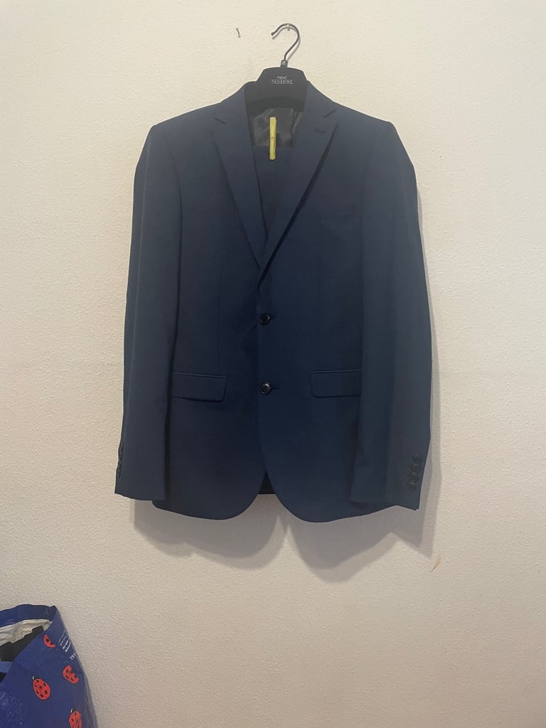 image for Men’s suit