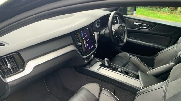 2021 Volvo S60 R-Design, B5 mild hybrid Saloon Petrol Automatic
