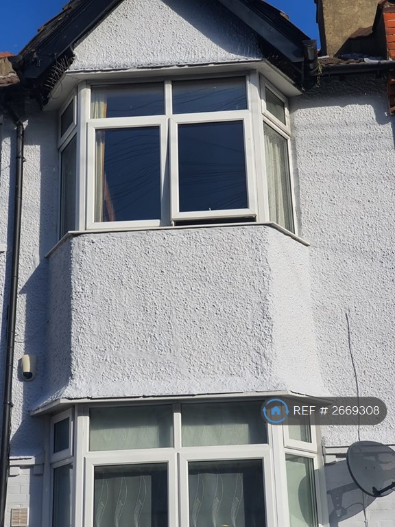 4 bedroom house in Clive Road, London, SW19 (4 bed) (#2669308)