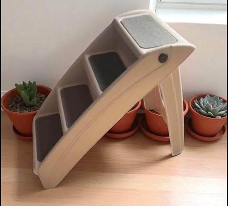 Brand-new pet Steps with four steps and nonslip removable  mats on each step