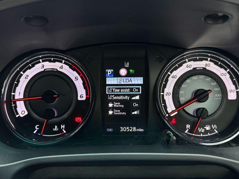 2020 Toyota Hilux 2.4 D-4D Invincible X Auto 4WD Euro 6 (s/s) 4dr (TSS) PICK UP Diesel Automatic