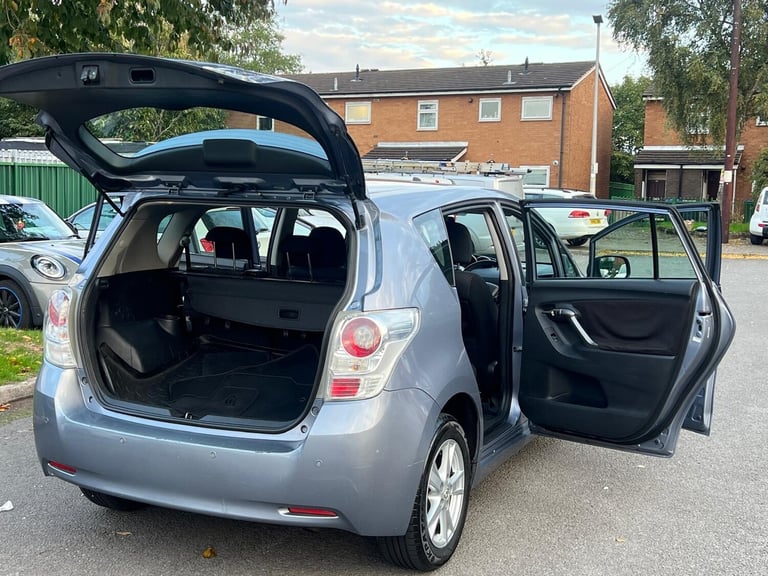 2010 Toyota Verso 1.6 V-matic TR 5dr MPV Petrol Manual