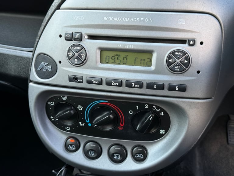 2008 FORD KA 1.3 ZETEC CLIMATE, APPLE CAR PLAY + MOT APRIL 2026 + LOW MILEAGE !!
