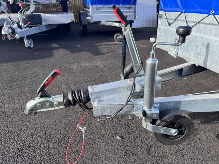 BRAND NEW 8,4ft x 5ft Twin Axle Master Trailer With Frame and Cover 1300KG Braked