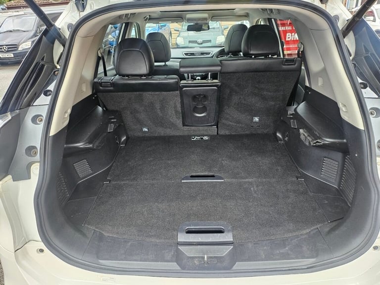 2015 Nissan X-Trail 1.6 dCi Tekna SUV 5dr Diesel Manual Euro 5 (s/s) (130 ps) ESTATE Diesel Manual