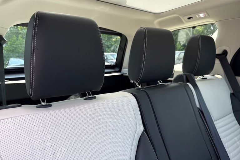 2025 Land Rover Discovery 3.0 D350 MHEV Dynamic HSE Auto 4WD Euro 6 (s/s) 5dr SUV Diesel Automatic