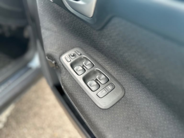 VOLVO V70 2.4 140 Torslanda