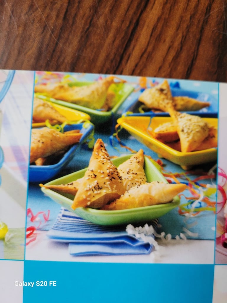  Preloved Kids' Cakes & Party Food Cookbook - Over 100 Triple-Tested Recipes!