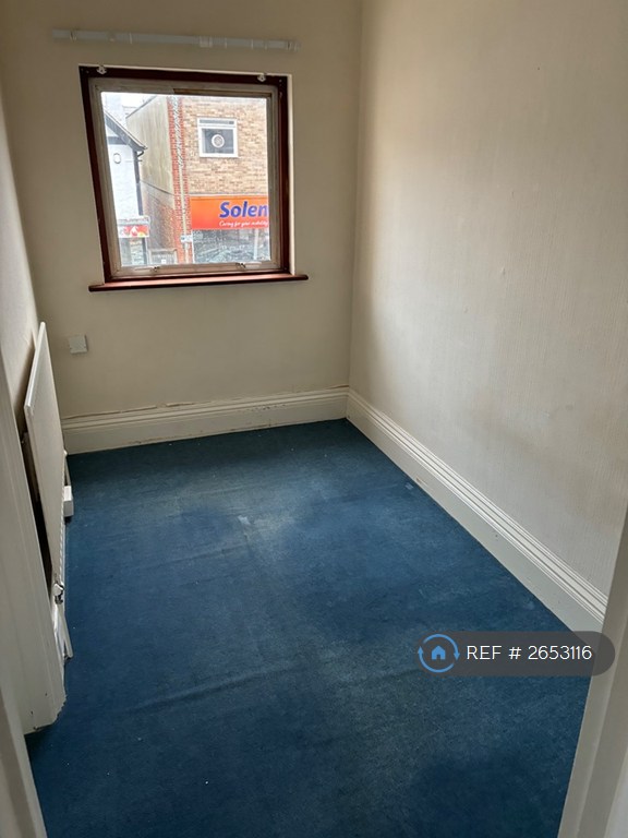 3 bedroom flat in High Street, Lee On Solent, PO13 (3 bed) (#2653116)