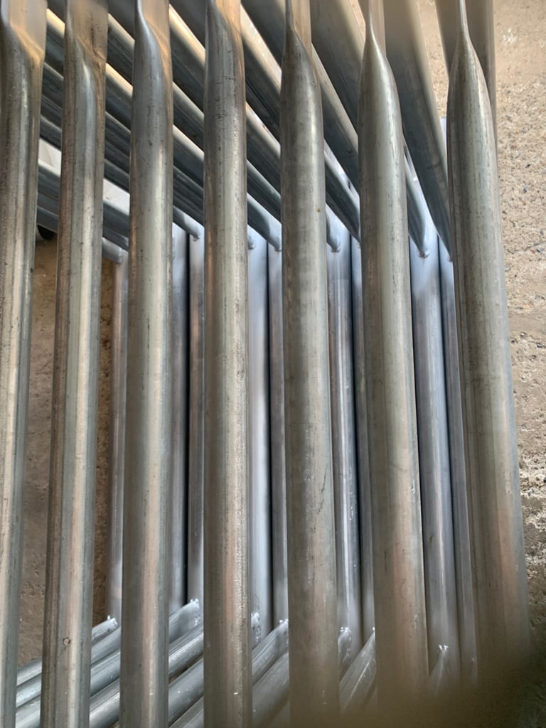 🇬🇧 SCAFFOLD TOWER NEW 🇬🇧 SAVE ££££s & BUY IT! - DIY/MAINTENANCE/GARDEN - 🇬🇧 BRITISH STEEL 🇬🇧