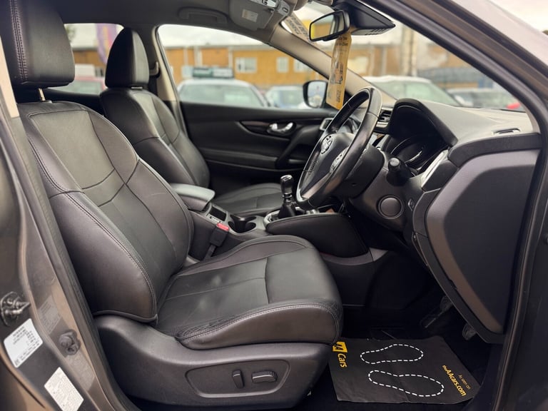 2015 Nissan Qashqai 1.6 dCi Tekna 5dr 4WD HATCHBACK Diesel Manual