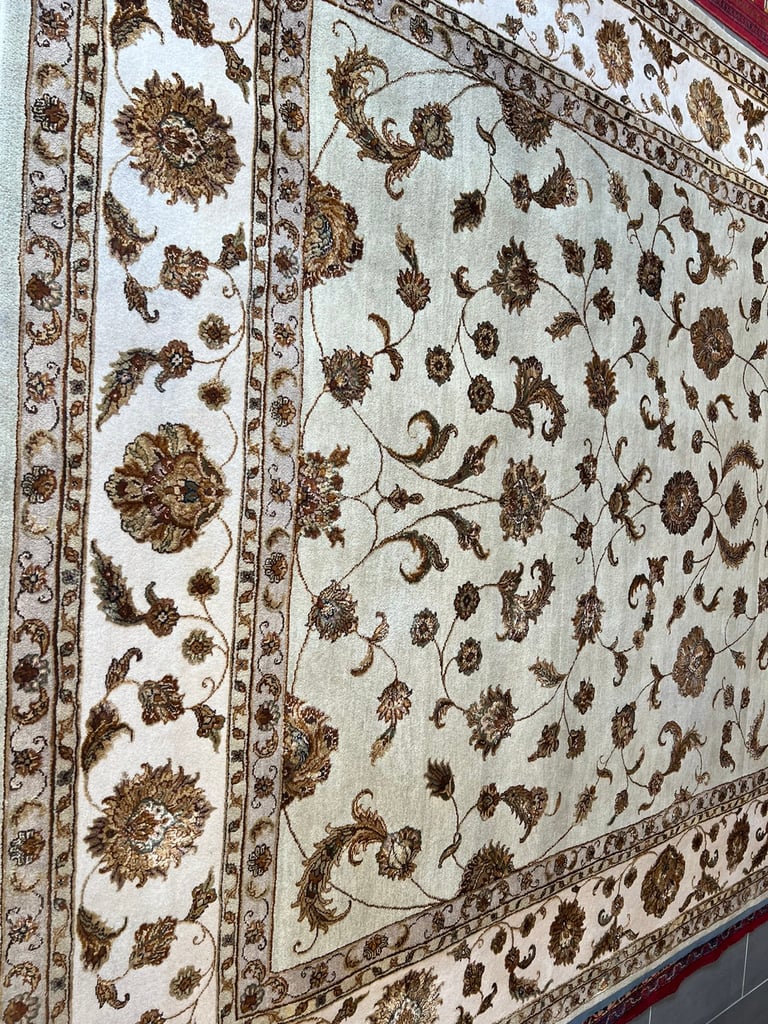 MAHARAJA SILK RUG 280x370cm
