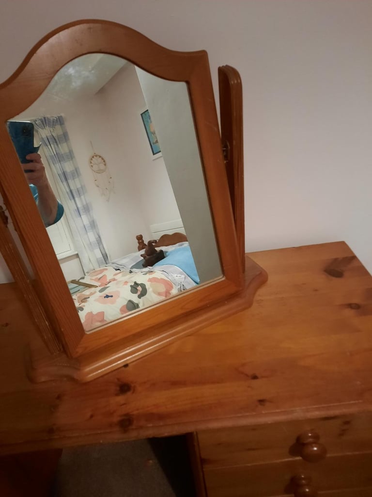 Pine dressing table with mirror