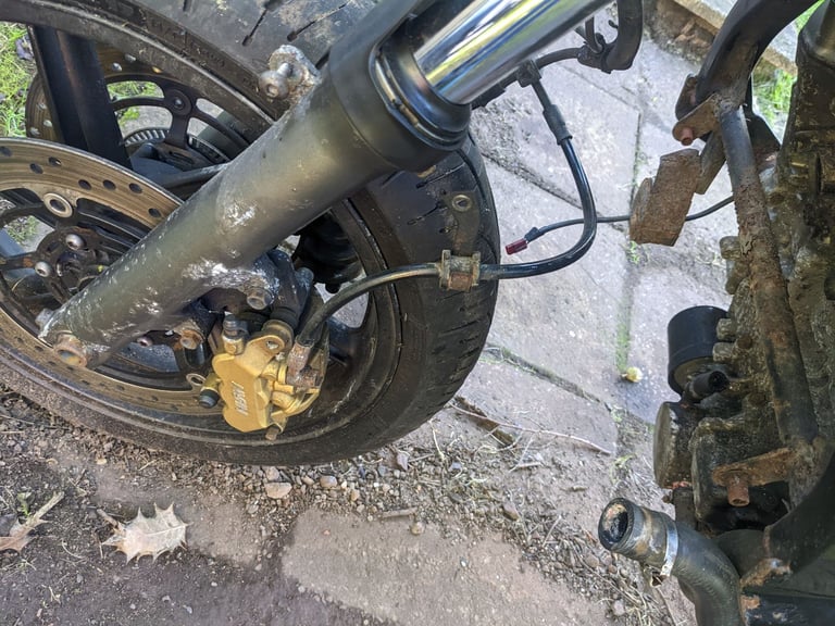 Breaking 2010 honda cbf1000