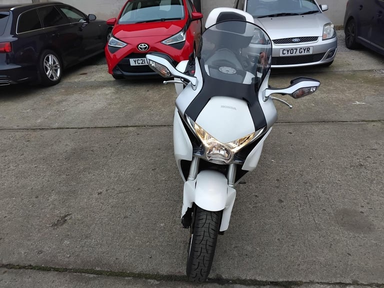 2011 11 HONDA VFR 1200 F-A WHITE VFR1200F FULL LUGGAGE SPORTS TOURER NEW MOT