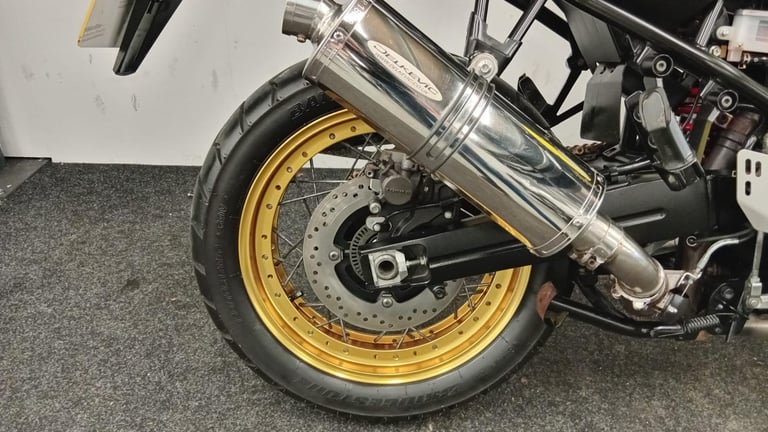 SUZUKI DL1000 ** 12 MONTH MOT - DELKEVIC EXHAUST - CRASH BARS ** 