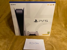 Sony PlayStation 5 Console Disc edition - NEW