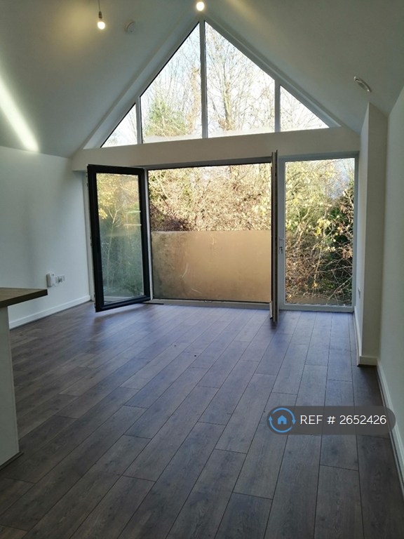 1 bedroom flat in Parkside East, Prenton, CH43 (1 bed) (#2652426)