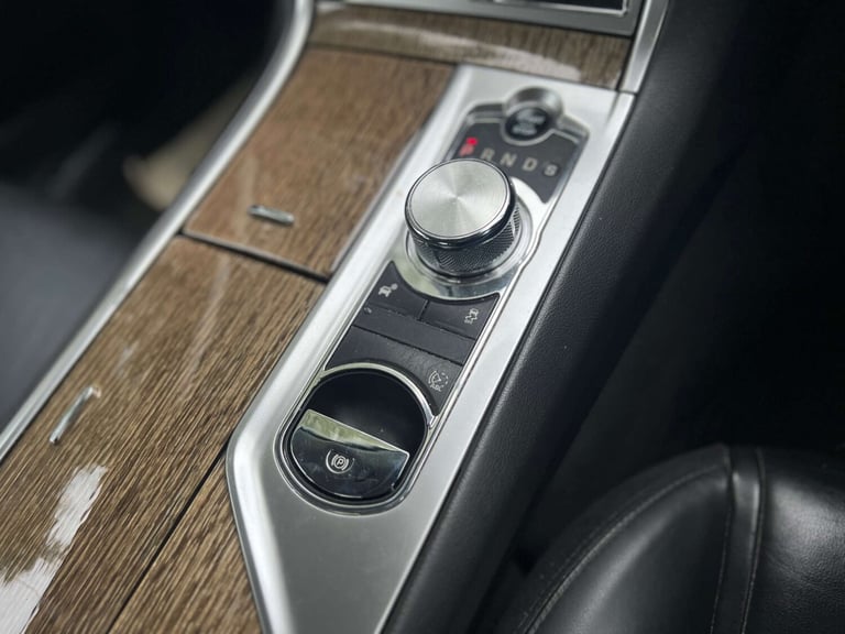 2013 Jaguar XF 2.2 XF Premium Luxury D Auto 4dr Saloon Diesel Automatic