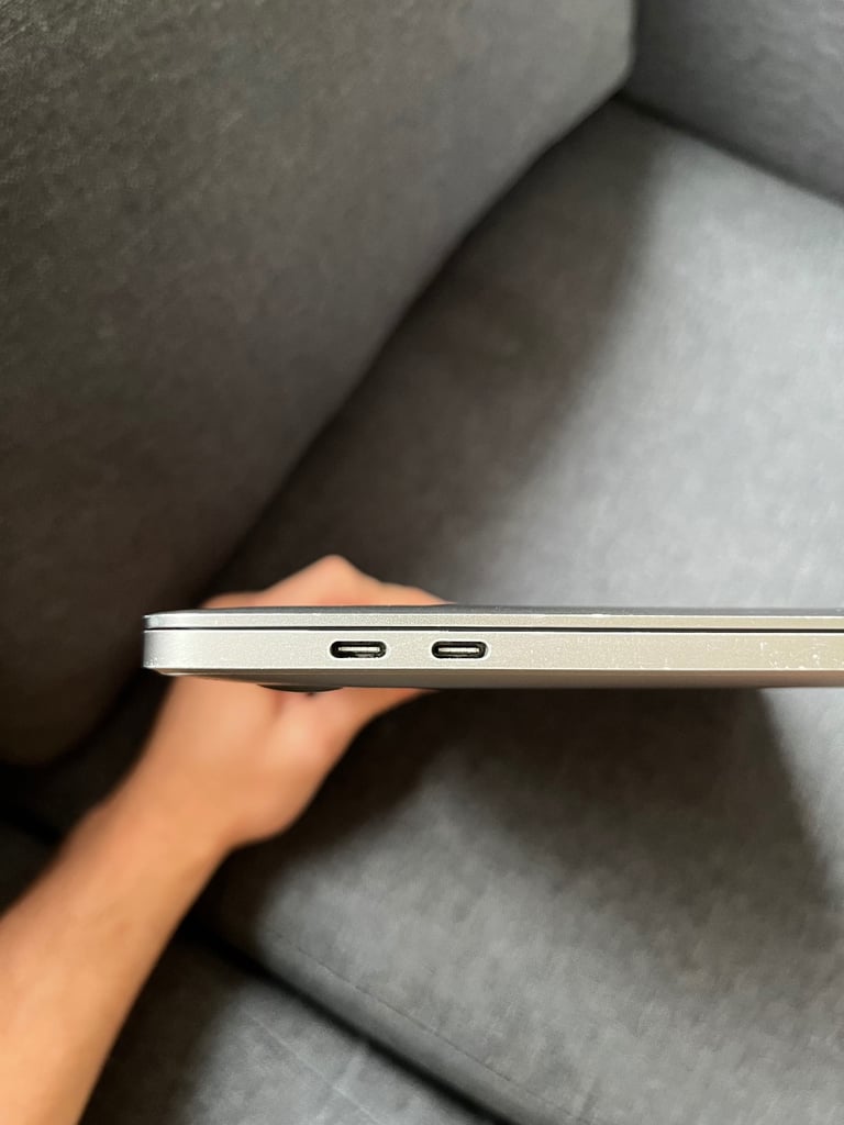 Apple MacBook Pro 13" (2019) – i5 1.4GHz / 8GB RAM / 128GB SSD / Touch Bar – Good Condition