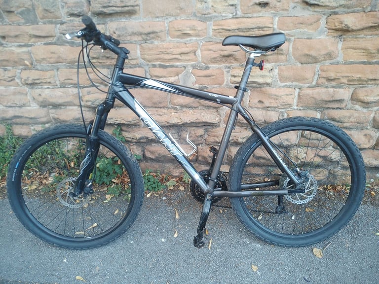 Giant Terrago Large Adults Mountain Bike, Hydraulic Brakes