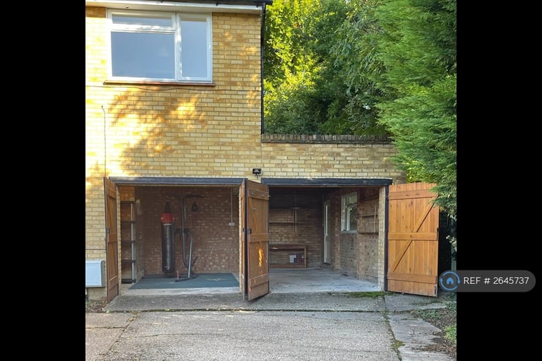 4 bedroom house in The Ridgeway, Marlow, SL7 (4 bed) (#2645737)