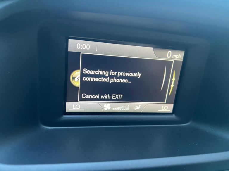 2018 Volvo V40 2.0 T2 R-Design Euro 6 (s/s) 5dr HATCHBACK Petrol Manual