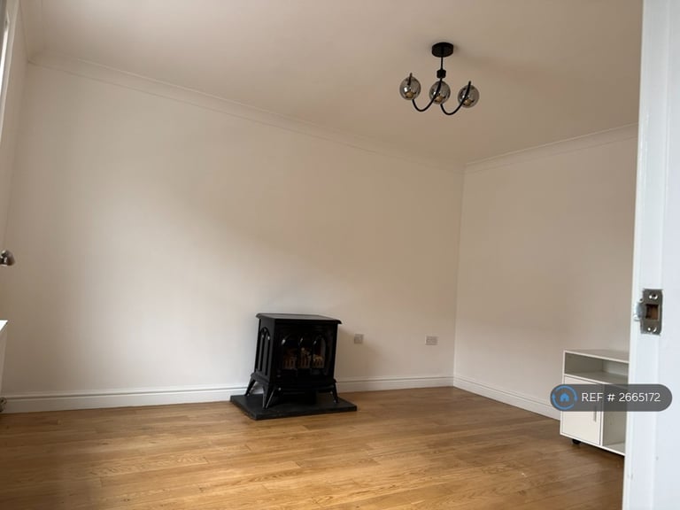 3 bedroom house in Grove Road, Pontardawe, Swansea, SA8 (3 bed) (#2665172)