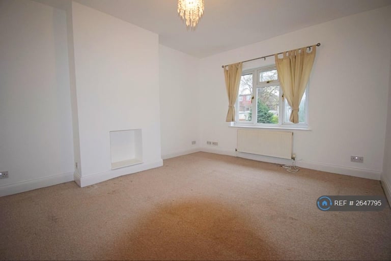 2 bedroom flat in Selborne Gardens, London, NW4 (2 bed) (#2647795)