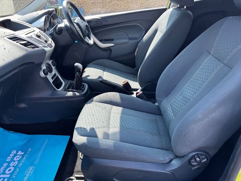 2009 Ford Fiesta 1.6 TDCi Titanium Hatchback 3 Door Squeeze Metallic Diesel Manual (110 g/km Hatc...