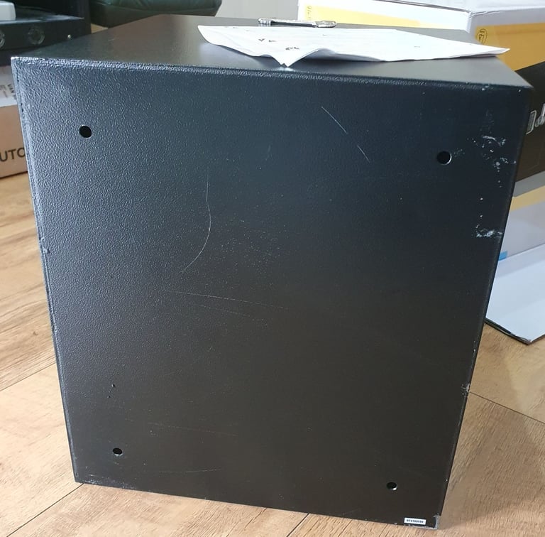 YALE Electronic Safe Large 1 Key FAULTY COLLECT ONLY LONDON NW9